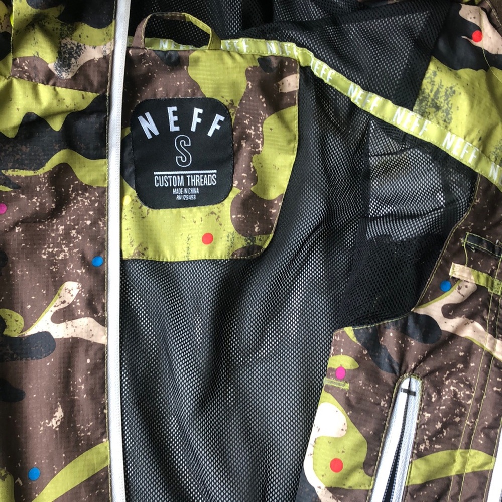 Neff wind breaker - Picture 4 of 4